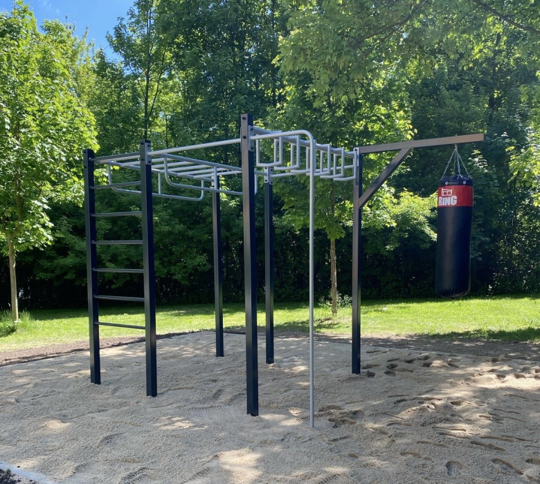 250512_street_workout.jpeg